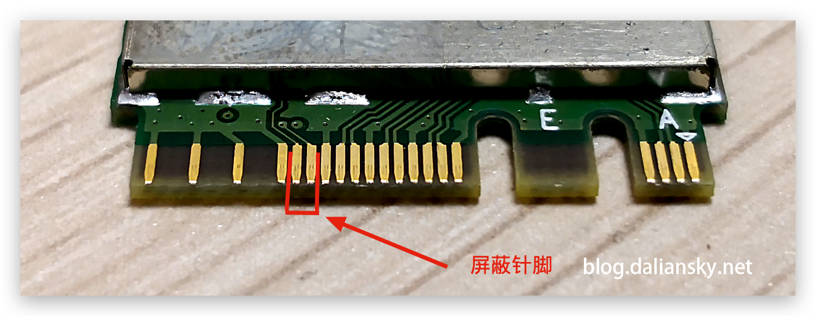 DW1820A_Cover_pins
